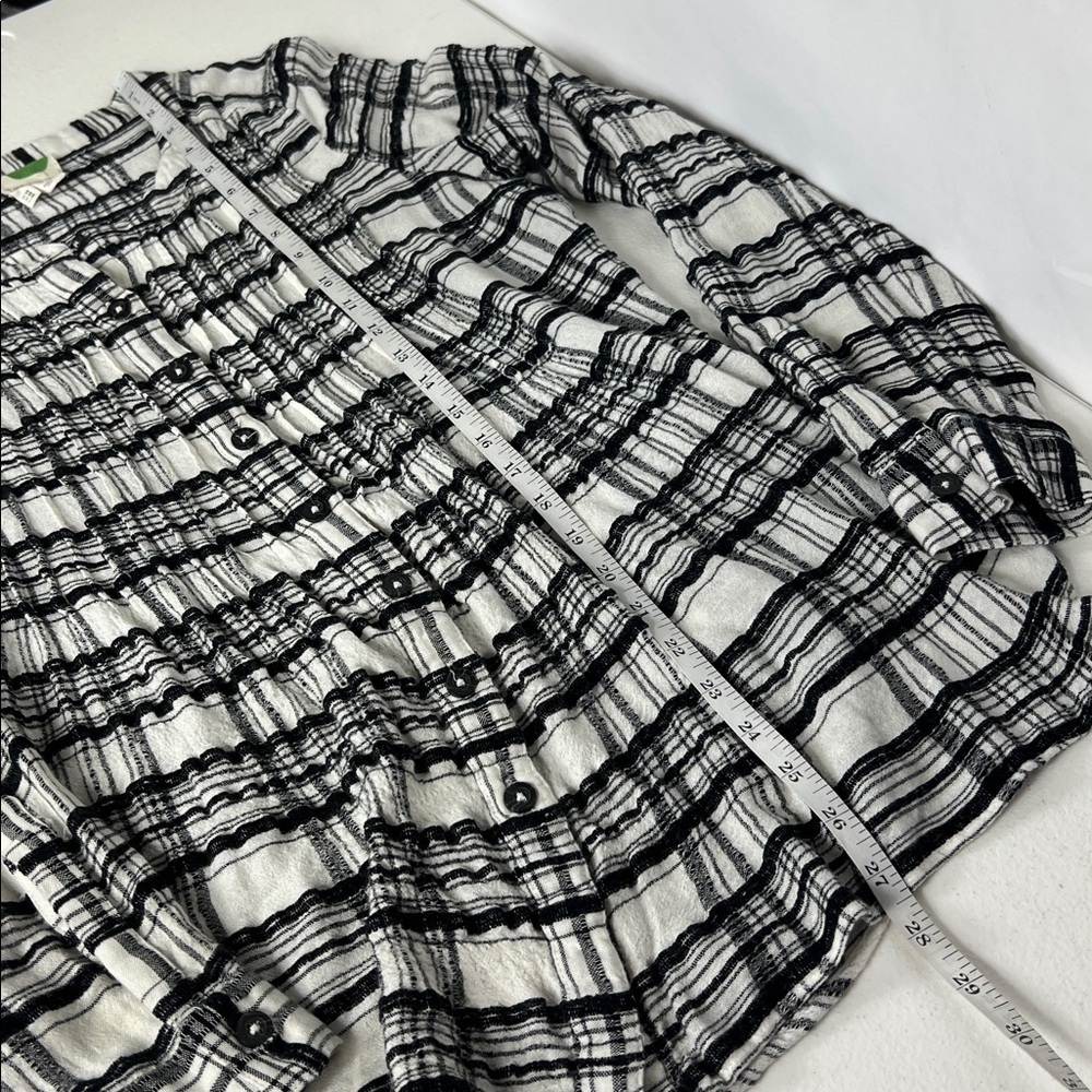 Anthropologie Sz 10 Tunic Black & White Pinktuck Button Front LS - Picture 8 of 9